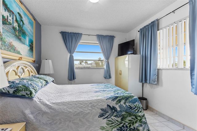 16750 NE 14th Ave 301, Miami, FL 33162