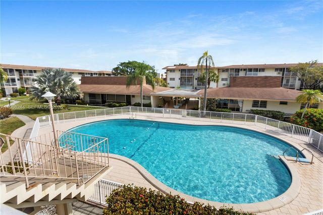 16750 NE 14th Ave 301, Miami, FL 33162