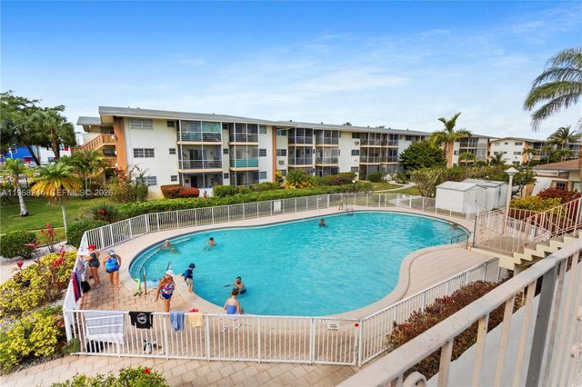 16750 NE 14th Ave 301, Miami, FL 33162