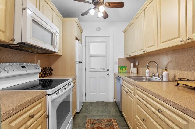 16750 NE 14th Ave 301, Miami, FL 33162