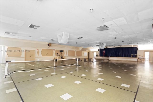 16750 NE 14th Ave 301, Miami, FL 33162