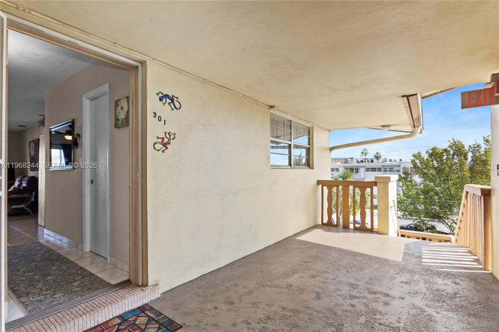 16750 NE 14th Ave 301, Miami, FL 33162