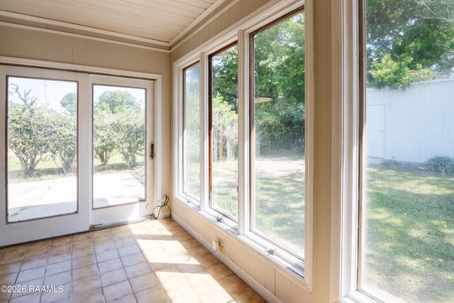 311 S Morgan Avenue, Broussard, LA 70518