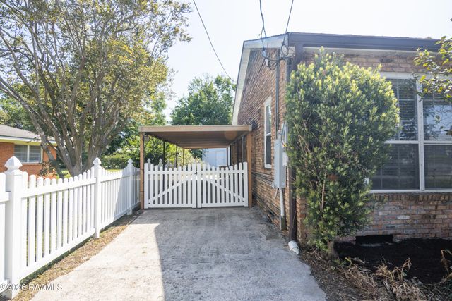 311 S Morgan Avenue, Broussard, LA 70518