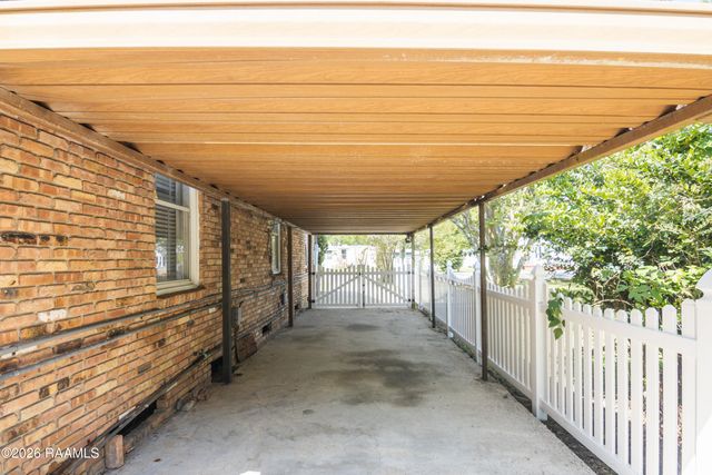 311 S Morgan Avenue, Broussard, LA 70518