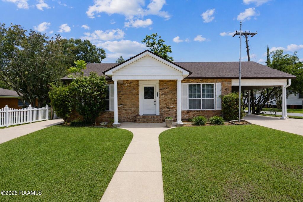 311 S Morgan Avenue, Broussard, LA 70518