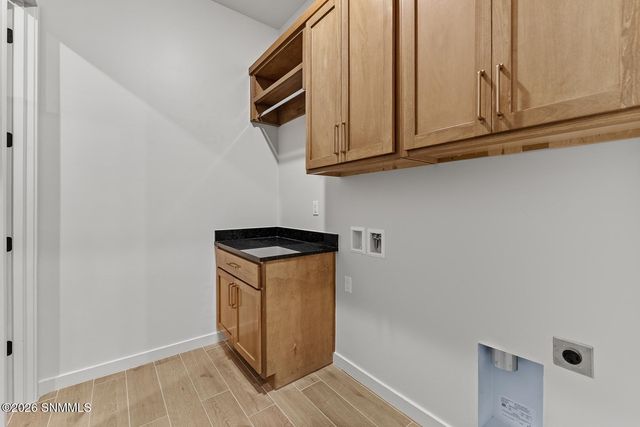 3921 Royal View Street, Las Cruces, NM 88012