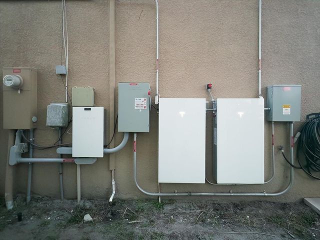 11201 LELAND GROVES DRIVE, Riverview, FL 33579