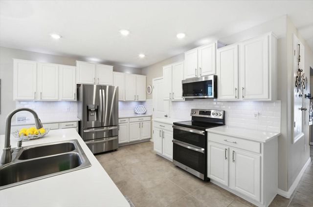 11201 LELAND GROVES DRIVE, Riverview, FL 33579