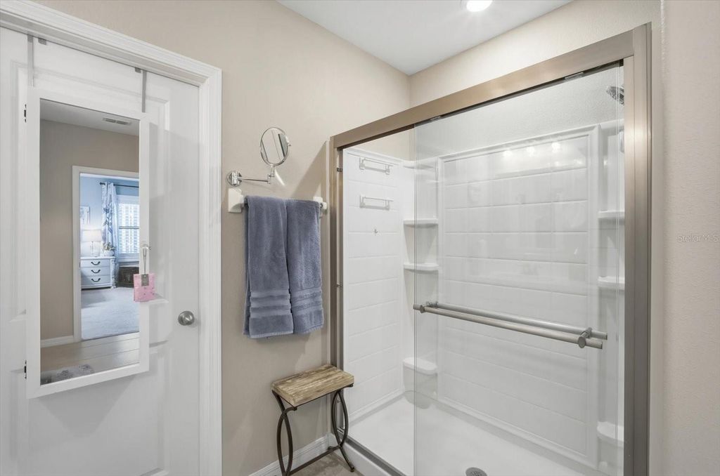 Image 19 of property listing at 11201 LELAND GROVES DRIVE, Riverview, FL 33579