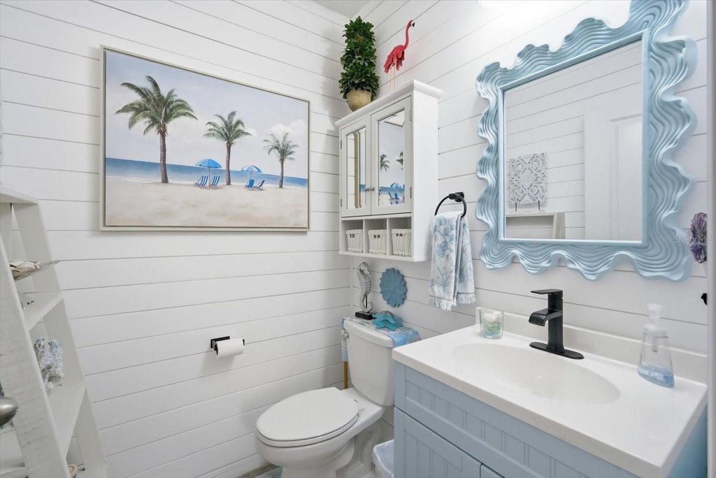 Image 21 of property listing at 11201 LELAND GROVES DRIVE, Riverview, FL 33579