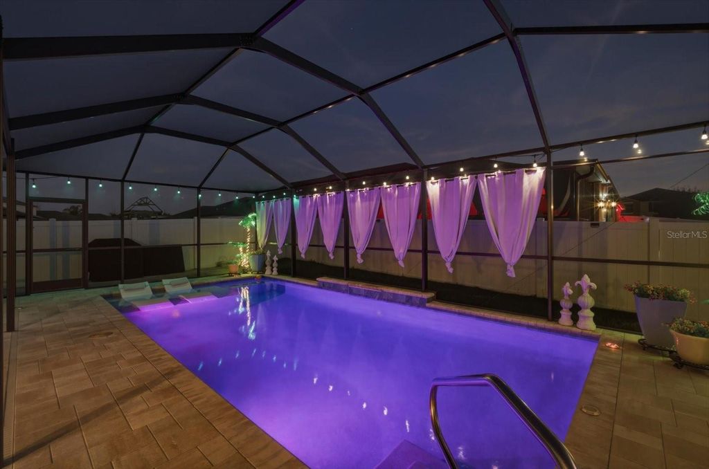 Image 4 of property listing at 11201 LELAND GROVES DRIVE, Riverview, FL 33579