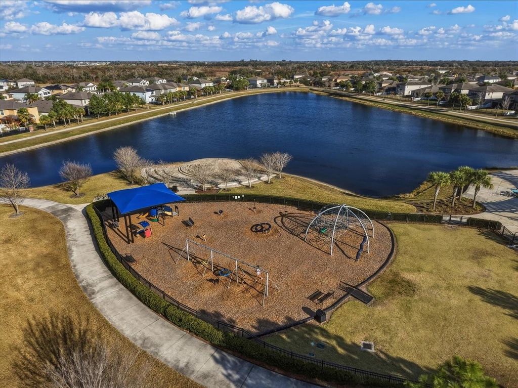 Image 40 of property listing at 11201 LELAND GROVES DRIVE, Riverview, FL 33579