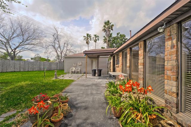 10406 Sagevale Court, Houston, TX 77089