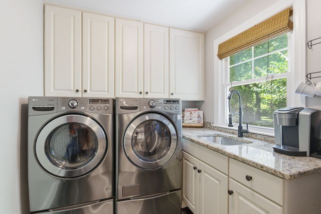 1909 Harpeth River Dr, Brentwood, TN 37027