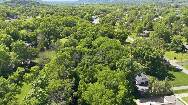 1909 Harpeth River Dr, Brentwood, TN 37027
