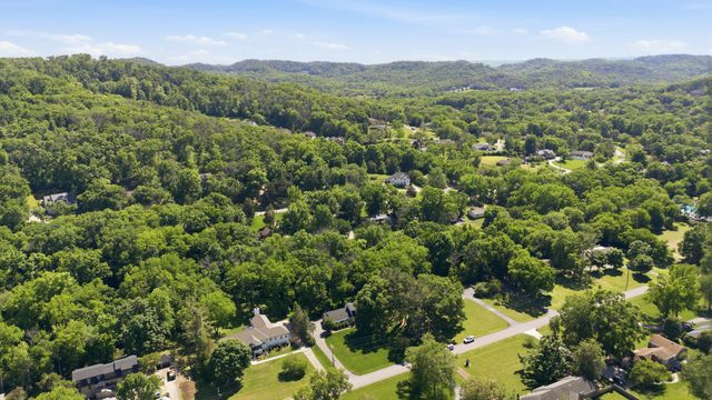1909 Harpeth River Dr, Brentwood, TN 37027