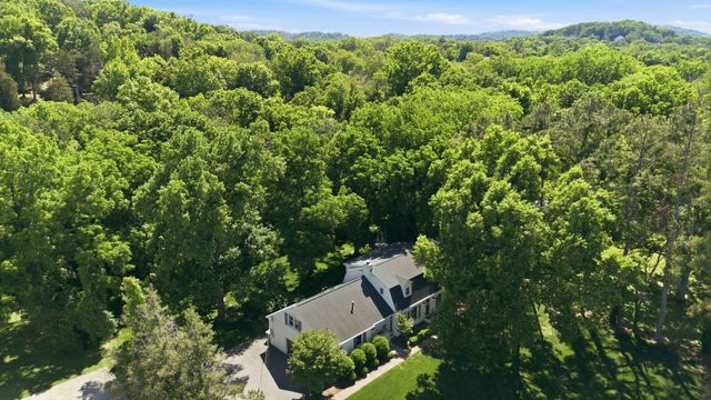 1909 Harpeth River Dr, Brentwood, TN 37027