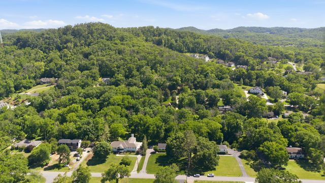 1909 Harpeth River Dr, Brentwood, TN 37027