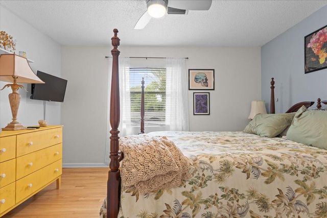 1940 NW 35TH STREET, Gainesville, FL 32605