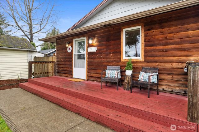 1975 Wilson Avenue, Enumclaw, WA 98022