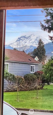 1975 Wilson Avenue, Enumclaw, WA 98022