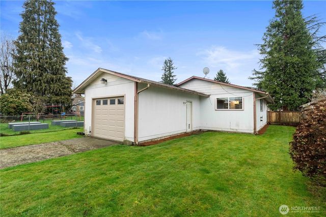 1975 Wilson Avenue, Enumclaw, WA 98022
