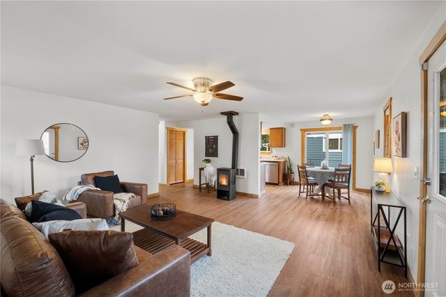 1975 Wilson Avenue, Enumclaw, WA 98022