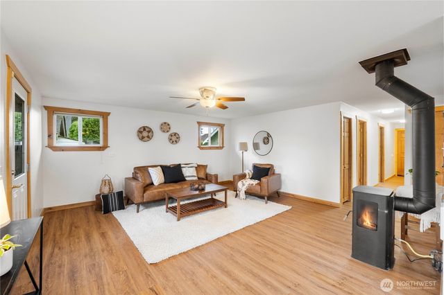 1975 Wilson Avenue, Enumclaw, WA 98022