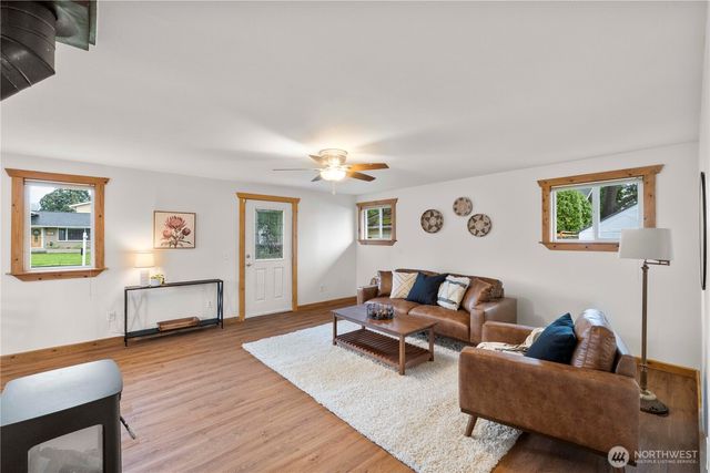 1975 Wilson Avenue, Enumclaw, WA 98022