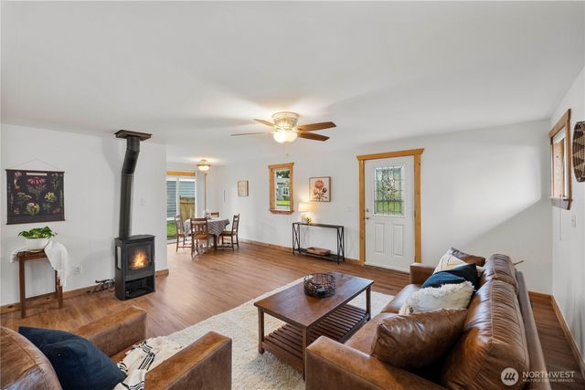 1975 Wilson Avenue, Enumclaw, WA 98022