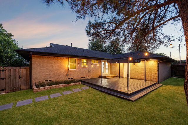 8938 Angleton Place, Dallas, TX 75243