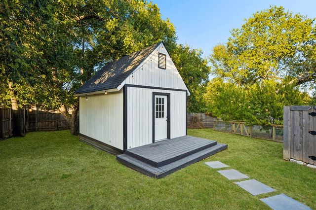 8938 Angleton Place, Dallas, TX 75243