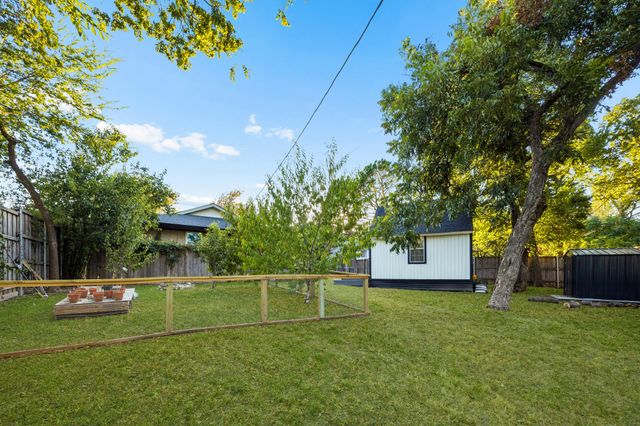 8938 Angleton Place, Dallas, TX 75243