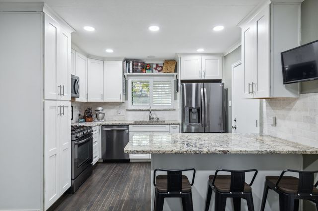 8938 Angleton Place, Dallas, TX 75243