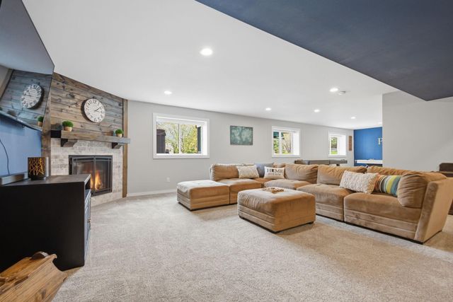 15505 Enfield Avenue N, Hugo, MN 55038
