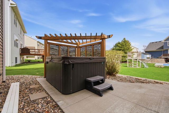 15505 Enfield Avenue N, Hugo, MN 55038