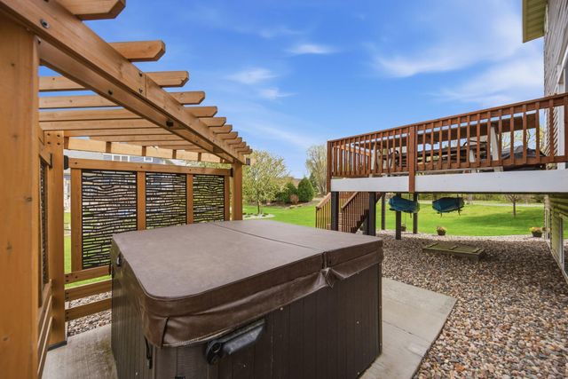 15505 Enfield Avenue N, Hugo, MN 55038