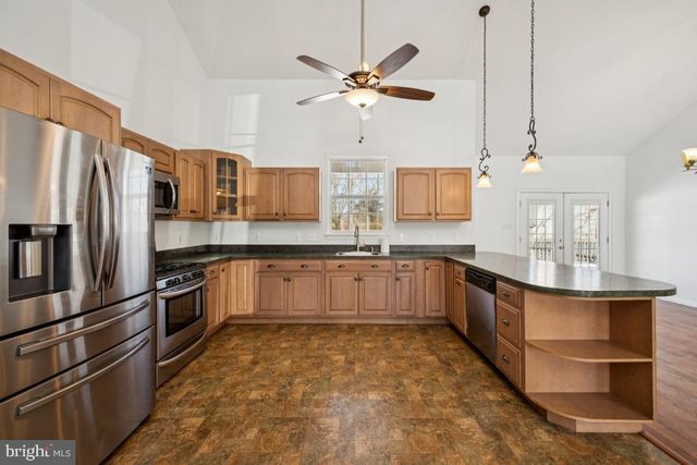 211 S WASHINGTON ST, Hammonton, NJ 08037