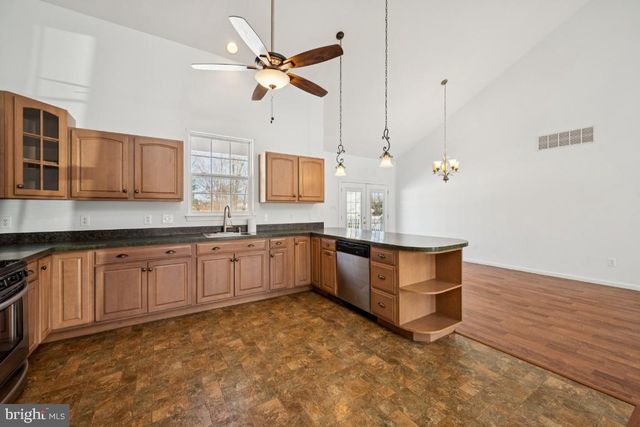 211 S WASHINGTON ST, Hammonton, NJ 08037