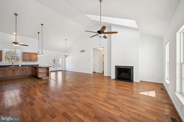 211 S WASHINGTON ST, Hammonton, NJ 08037