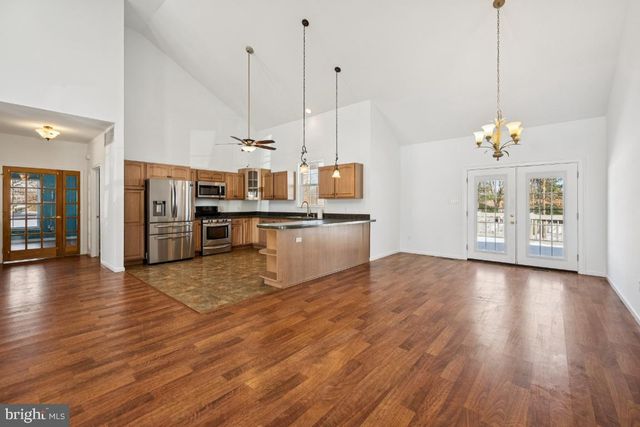 211 S WASHINGTON ST, Hammonton, NJ 08037