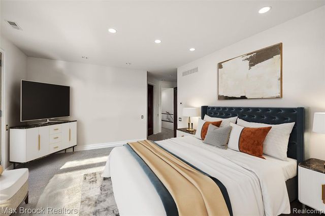 3468 Pine Estates Drive, West Bloomfield, MI 48323