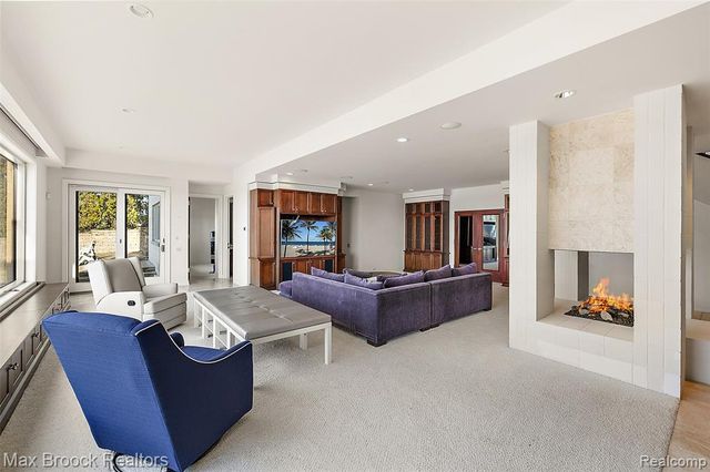 3468 Pine Estates Drive, West Bloomfield, MI 48323