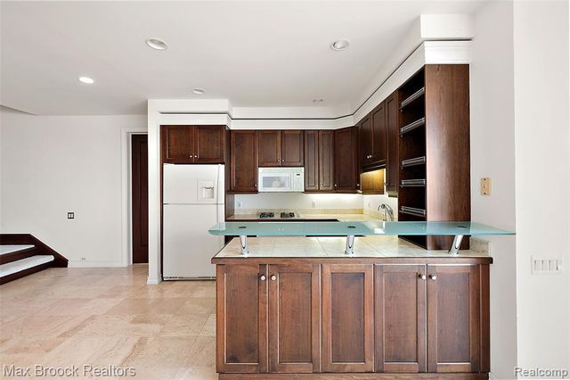 3468 Pine Estates Drive, West Bloomfield, MI 48323