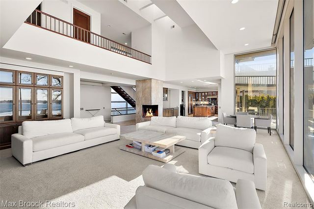 3468 Pine Estates Drive, West Bloomfield, MI 48323