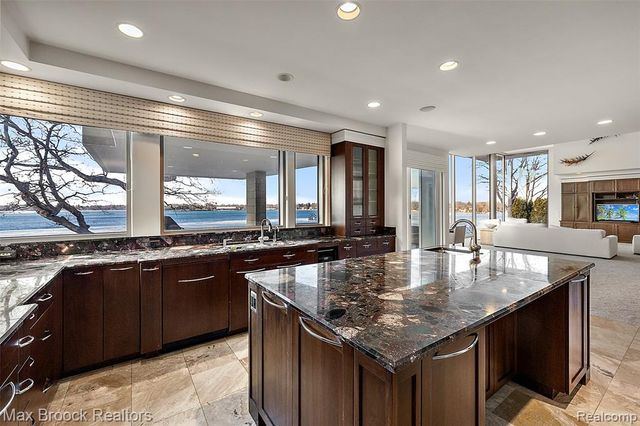 3468 Pine Estates Drive, West Bloomfield, MI 48323