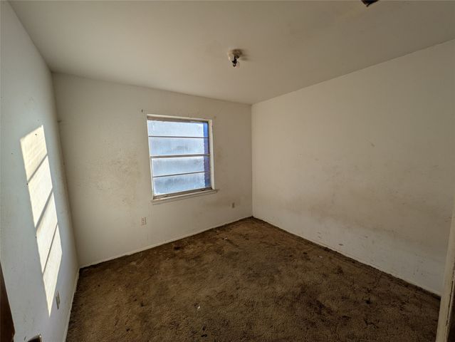 2209 Hooks Lane, Fort Worth, TX 76112