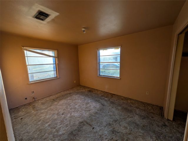 2209 Hooks Lane, Fort Worth, TX 76112