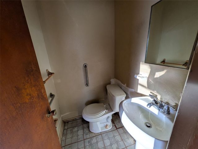 2209 Hooks Lane, Fort Worth, TX 76112